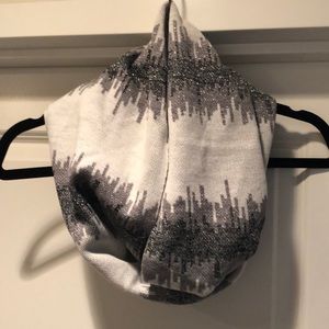 Calvin Klein Circle Scarf (NWT)